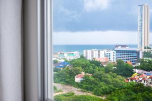 Jomtien seaside condo seaview condo walk to jomten beach