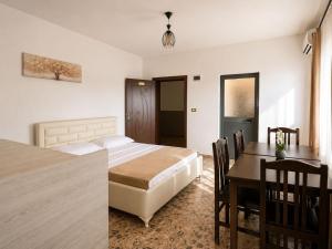 Hotel Aleksi Velipojë
