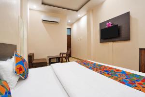 Fahotel Rudransh Residency-1Km from Kashi Vishwanath Temple