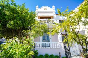 Acropolis Hotel