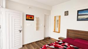 oro phile Naddi Home Stay
