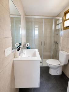 Apartamento con Piscina a 8 Min de Playa Levante