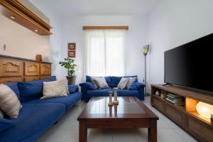 Faye Apartment