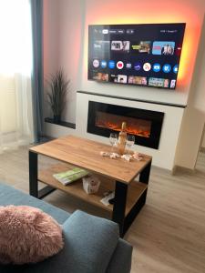 LUX-COMFORT APARTAMENT Klimatyzacja, KOMINEK, Garaż wewn, Balkon od strony ogrodu, Idealna lokalizacja wypadowa, obok sklepy, blisko Galerii Gemini
