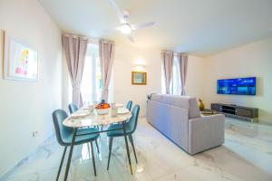 Luxury Apt for 4 guests with parking