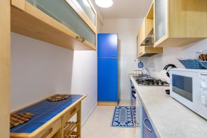 Apartment with Private Beach Spot Terrace & Parking