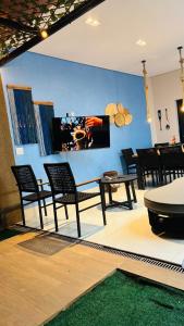 Casa turquesa c piscina aquecida,3 suítes, próx autódromo,serra dourada,shop flamboyant