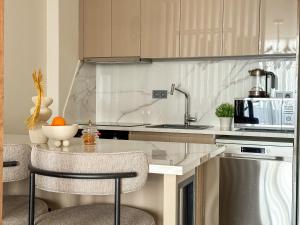 Qoople New Level Cleopatra A9 One-Bedroom Apartment