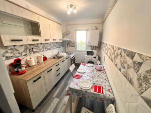 Royal Palace Central Apartment -3 Rooms Parking & Self Checkin
