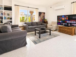 Villa with private pool & outdoor kitchen