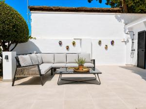 Villa with private pool & outdoor kitchen