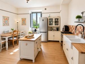 Holiday Home, Dimora del tempo-a 6 minuti dalle sorgenti di Fara San Martino, 5 rooms - 9 ospiti, parcheggio- terrazzo- giardino