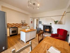 Holiday Home, Dimora del tempo-a 6 minuti dalle sorgenti di Fara San Martino, 5 rooms - 9 ospiti, parcheggio- terrazzo- giardino