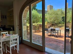Sotto le Mura Monteriggioni - Unica casa a 50m dal Castello con Giardino e Parcheggio privato