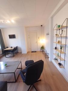2 bedroom apartment with Free private parking