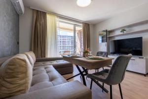 Varna City Park South, free parking, swimming pool