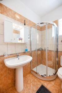 Olia Apartments S