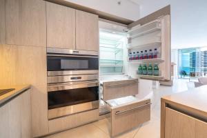 Luxury 1BR Ocean View by The Beach on Lyfe - Hyde