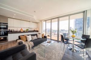 Aldgate Apartment with City View in Zone 1 London