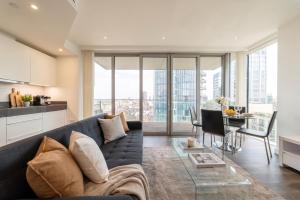 Aldgate Apartment with City View in Zone 1 London