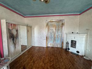 Artist Apartment with Views over Republic Square