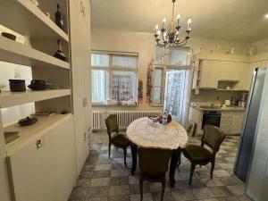 Artist Apartment with Views over Republic Square