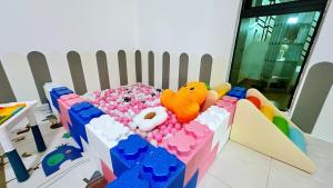 Malacca ayer keroh villa 2storey ,16pax ktv pool & pool table melaka