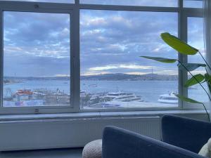 Bosphorus View 3BR in Kabataş