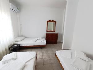 Leonidas Village House