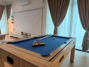 Malacca ayer keroh villa 2storey ,16pax ktv pool & pool table melaka