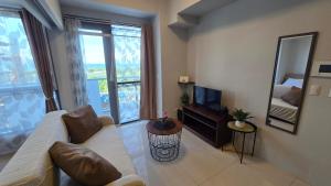 Modern Executive Studio with Pool and Beach Access
