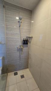 Modern Executive Studio with Pool and Beach Access