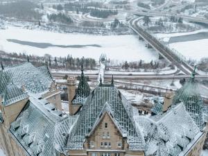 Fairmont Hotel Macdonald