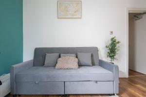 Stylish 2 Bed Apartment Near the Beach