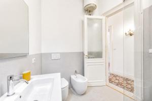 Grand Palace Suites