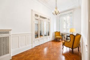 Grand Palace Suites