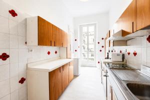 Grand Palace Suites