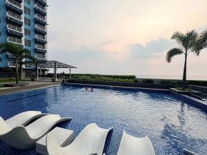 Stunning Manila Bay Waterfront Suite