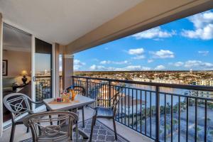 1121 - Type D Lake & Ocean View Corner