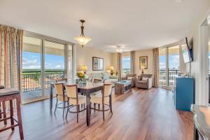 1121 - Type D Lake & Ocean View Corner