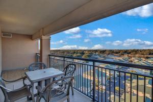 1121 - Type D Lake & Ocean View Corner