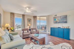 1121 - Type D Lake & Ocean View Corner