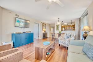 1121 - Type D Lake & Ocean View Corner
