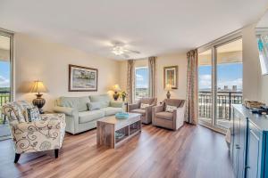 1121 - Type D Lake & Ocean View Corner