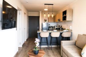 Exclusive Apt with balcony and street view - 1905