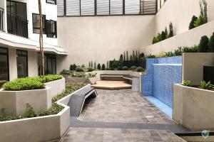 Exclusive Apt with balcony and street view - 1905