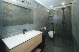 WELCS APARTAMENTO 380 EMP con terraza y parking