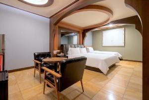 Hotel Sky Busan Deokcheon Station