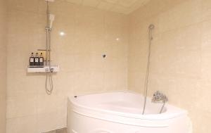 Hotel Sky Busan Deokcheon Station