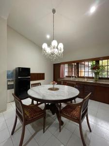 Belgareti Ndalem Partan Classic Villa Dago Giri